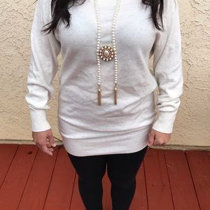 Long Costume Jewelry Pearl & Gold Necklace